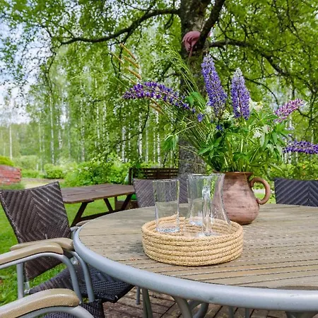 Poppelstrand Nuuksio, Pet Friendly Guest Apartment *