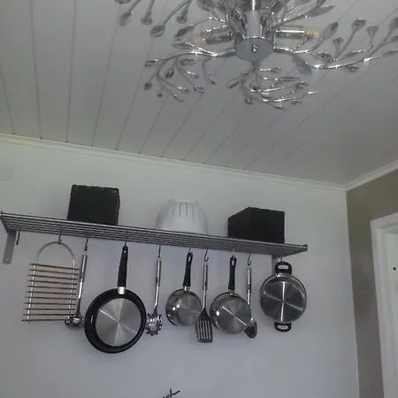 Poppelstrand Nuuksio, Pet Friendly Guest Apartment