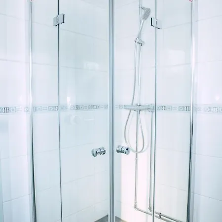 Poppelstrand Nuuksio, Pet Friendly Guest Appartement Nuuksio
